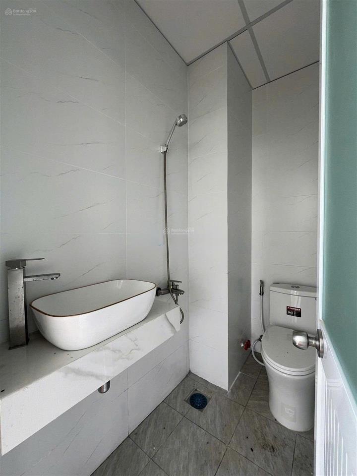 Cho thuê tòa nhà văn phòng góc 2 mặt tiền khu trần não, diện tích 10m x 22m, quận 2