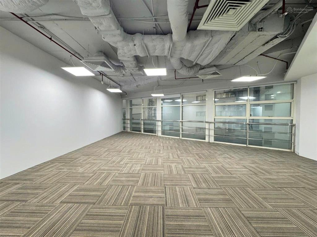 Cho thuê tòa nhà mặt tiền vị trí đẹp đường nguyễn văn hưởng, quận 2