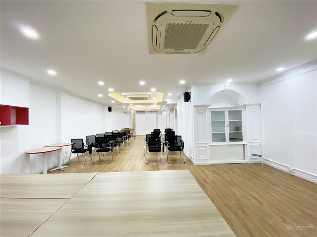 Cho thuê tòa nhà văn phòng mặt tiền đường hai bà trưng diện tích 15 x 37m quận 3