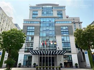 Cho thuê tòa nhà mặt tiền đường hai bà trưng dtsd 1.700m2 mặt bằng 40m2 quận 1