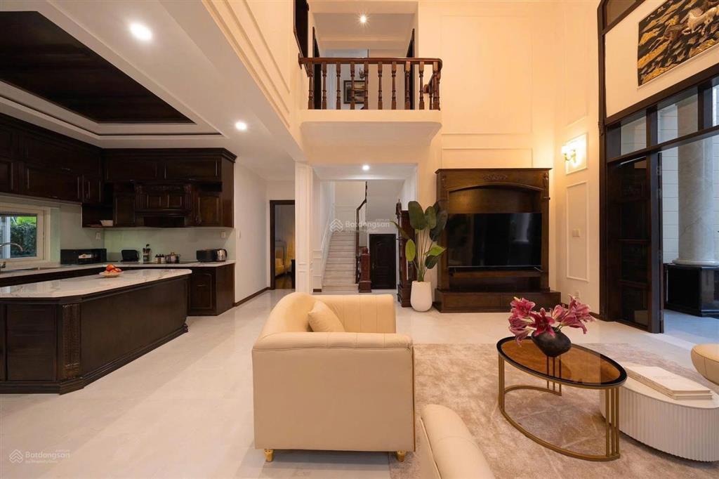 Cho thuê biệt thự sân vườn cao cấp khu trần não diện tích 24m x 56m , quận 2