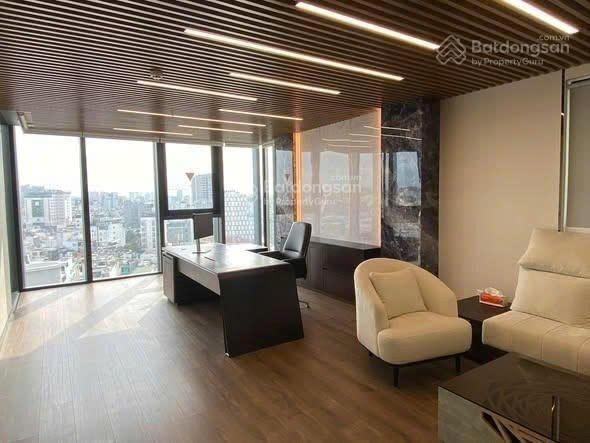 Cho thuê tòa nhà văn phòng mặt tiền đường nguyễn văn chiêm dt 11m x 31m, quận 1