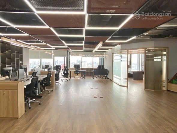Cho thuê tòa nhà văn phòng mặt tiền đường nguyễn văn chiêm dt 11m x 31m, quận 1
