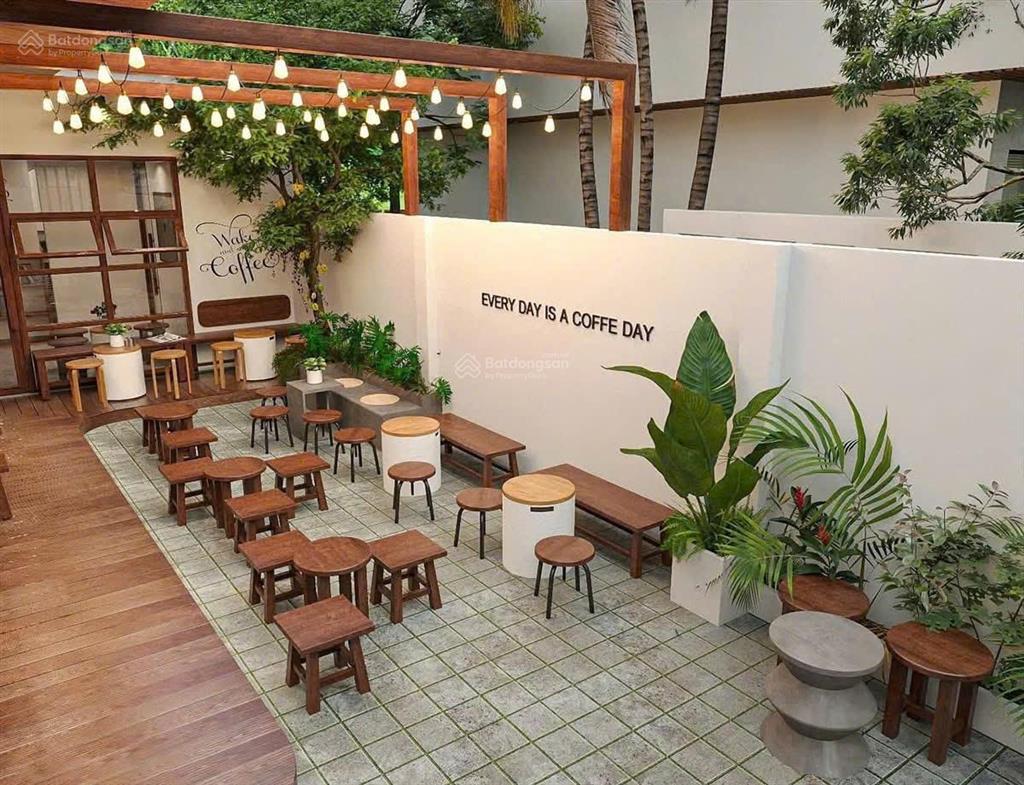 Cho thuê mặt bằng kinh doanh phan xích long diện tích sử dụng 1.300m2, phú nhuận