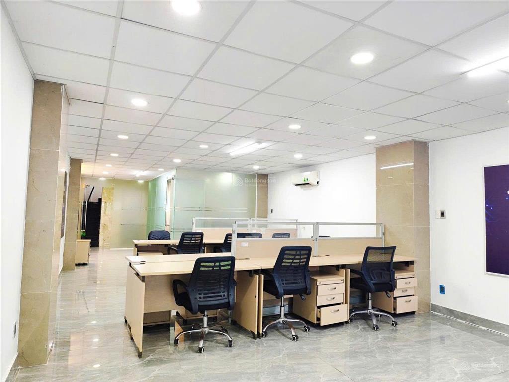Cho thuê tòa nhà mặt tiền đường bạch đằng diện tích 22m x 31m bình thạnh