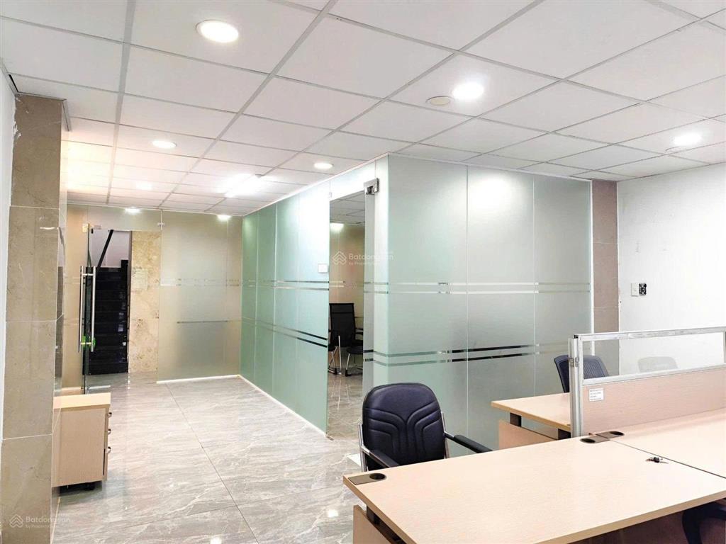 Cho thuê tòa nhà mặt tiền đường bạch đằng diện tích 22m x 31m bình thạnh