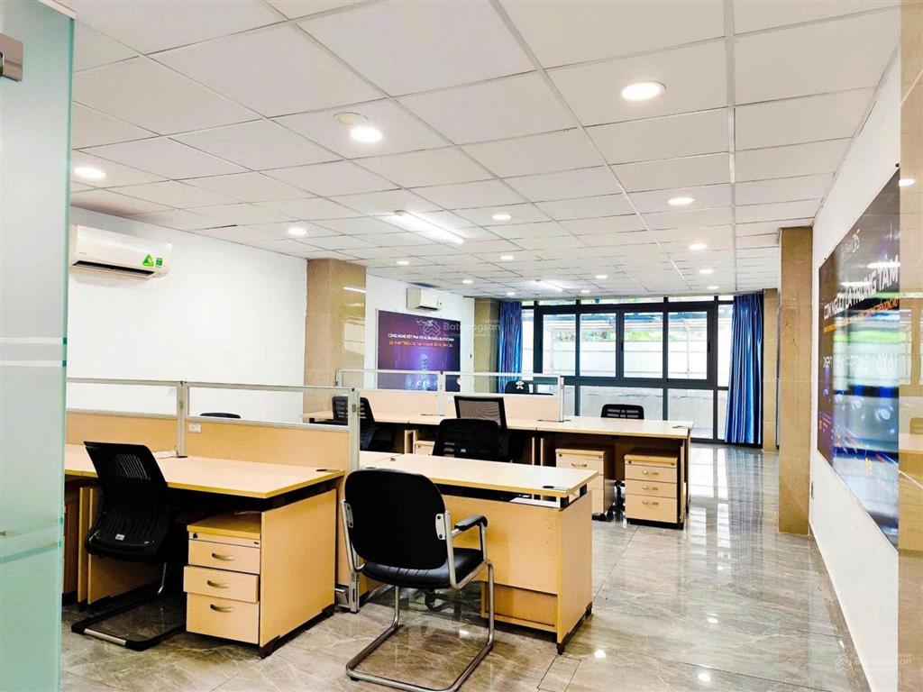 Cho thuê tòa nhà mặt tiền đường bạch đằng diện tích 22m x 31m bình thạnh