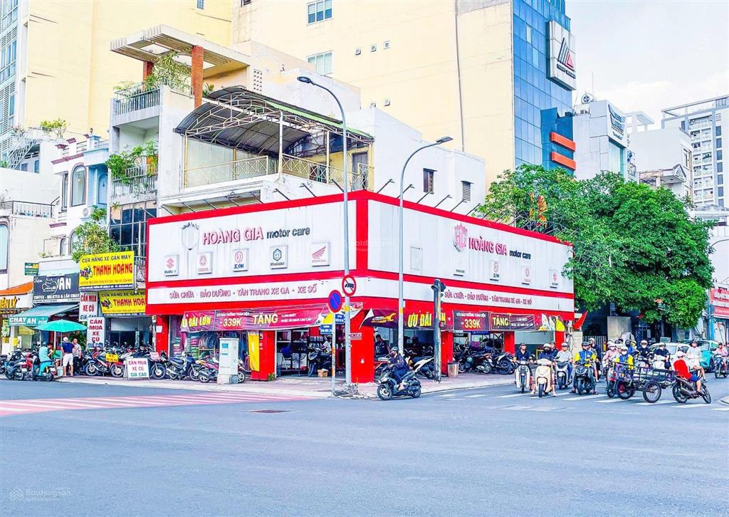 Cho thuê nhà góc 2 mặt tiền đắc địa phan đăng lưu & nguyễn văn đậu, phú nhuận