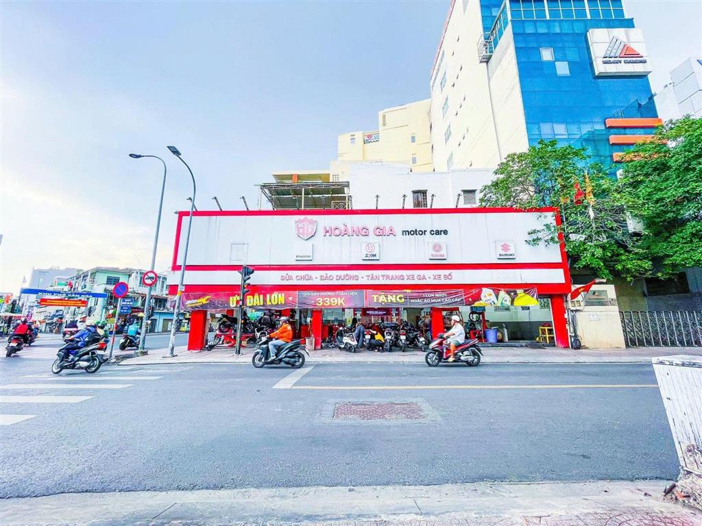 Cho thuê nhà góc 2 mặt tiền đắc địa phan đăng lưu & nguyễn văn đậu, phú nhuận