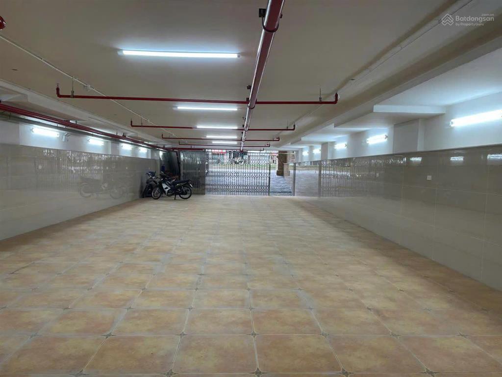 Cho thuê tòa nhà mặt tiền đường phạm văn hai nhà mới 100% dt 10m x 20m tân bình