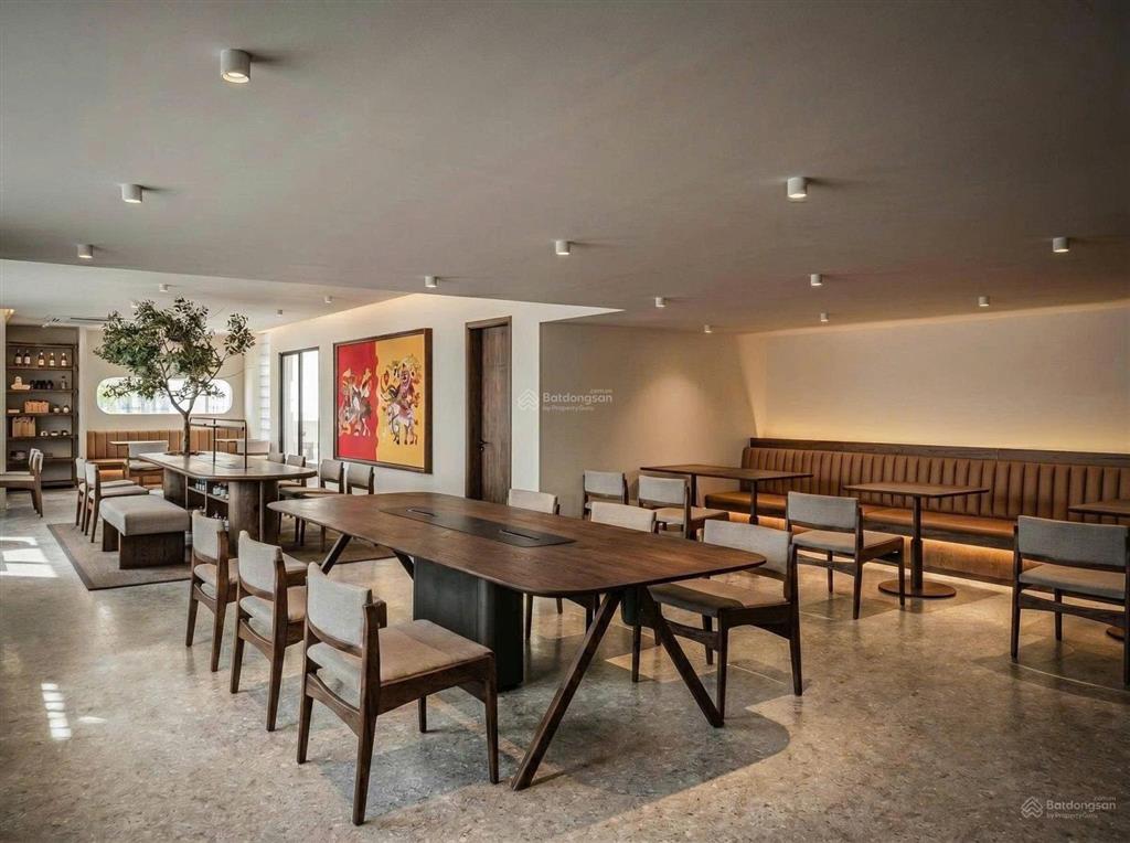 Cho thuê mặt bằng góc 2 mặt tiền đẹp vị trí đắc địa đường vành đai tây, quận 2