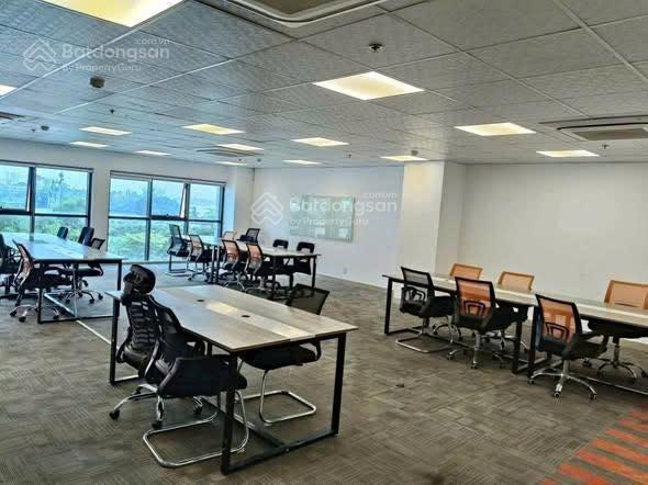 Cho thuê tòa nhà mặt tiền đường lê quang định dt 15m x 30m bình thạnh