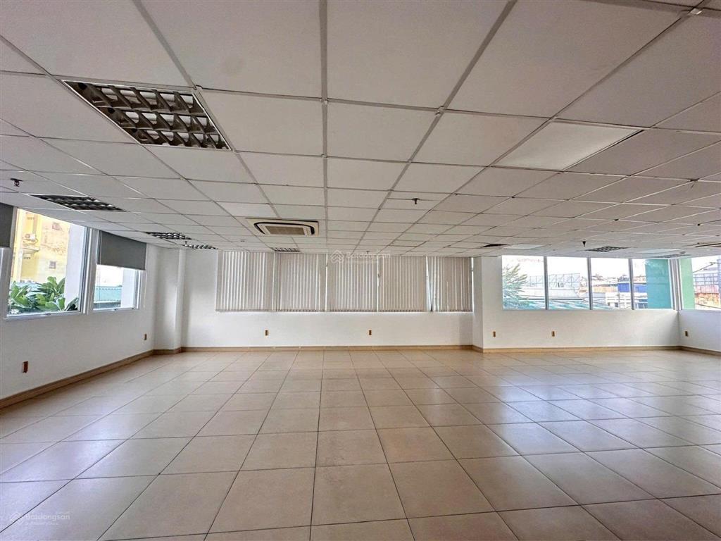 Cho thuê tòa nhà mặt tiền đường cộng hòa vị trí đẹp, dễ setup mọi mô hình kinh doanh