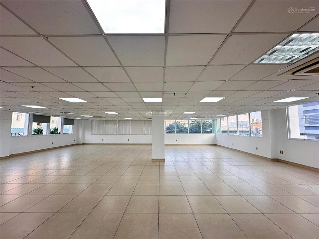 Cho thuê tòa nhà mặt tiền đường cộng hòa vị trí đẹp, dễ setup mọi mô hình kinh doanh