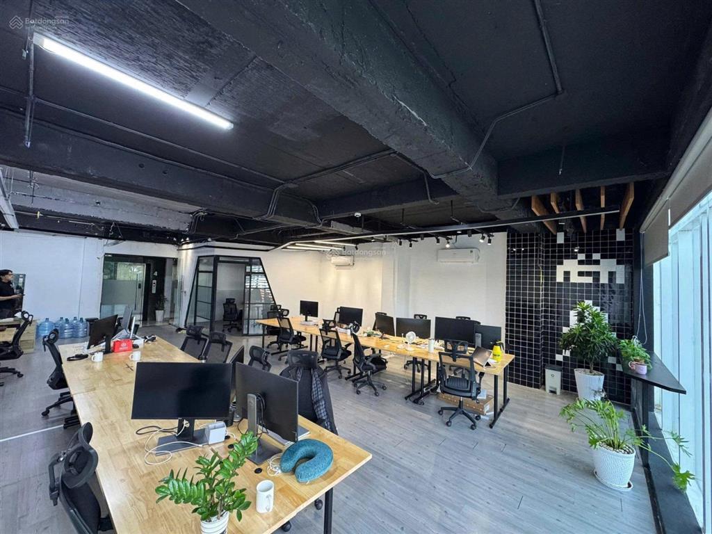 Cho thuê mặt tiền kinh doanh đường ngô quyền dt 12m x 25m 6 lầu quận 10