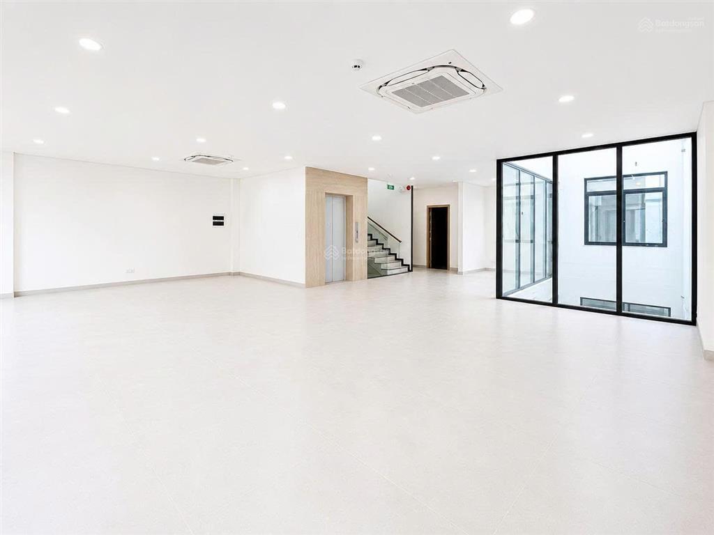 Cho thuê tòa nhà mặt tiền đường thành thái, diện tích 10m x 20m, quận 10