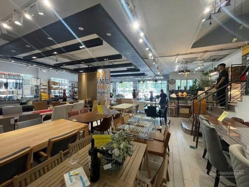 Cho thuê mặt bằng vị trí đẹp đường song hành