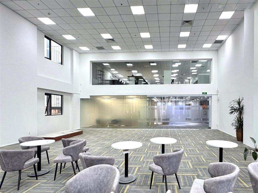 Cho thuê tòa nhà mặt tiền đường phan đăng lưu dt 2.200m2 quận bình thạnh