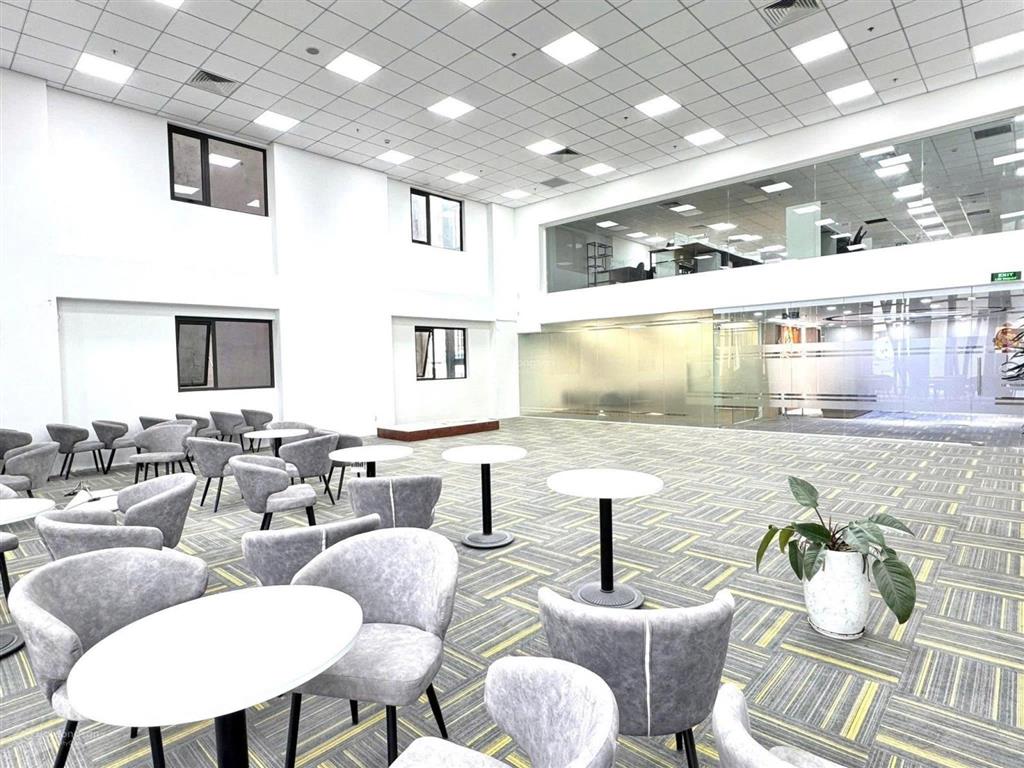 Cho thuê tòa nhà mặt tiền đường phan đăng lưu dt 2.200m2 quận bình thạnh