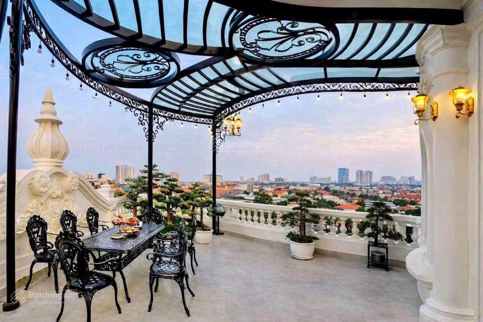 Cho thuê biệt thự góc 2 mặt tiền dt 15m x 31m dtsd 3000m2 tú xương, quận 3