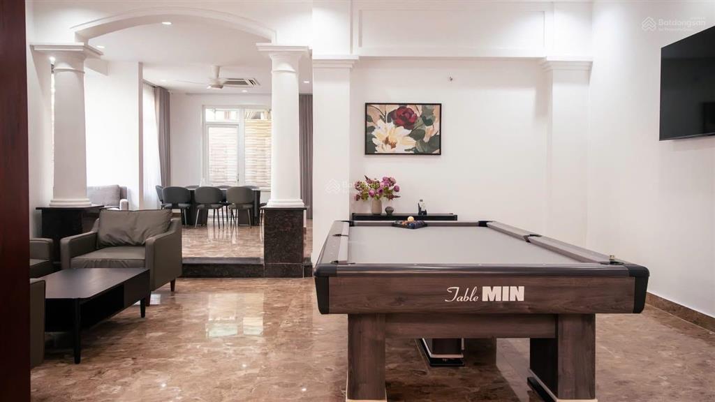 Cho thuê tòa nhà biệt thự góc 2 mặt tiền phan xích long dt 20 x 25m, phú nhuận