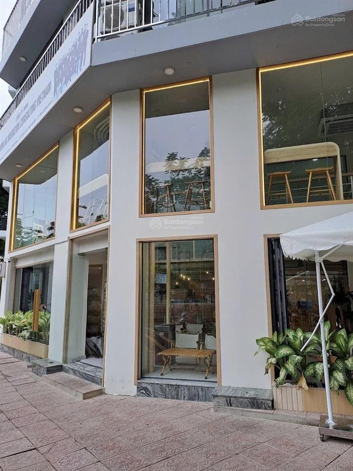 Cho thuê nhà mặt tiền đường hoàng sa dt 14m x 14m quận 1