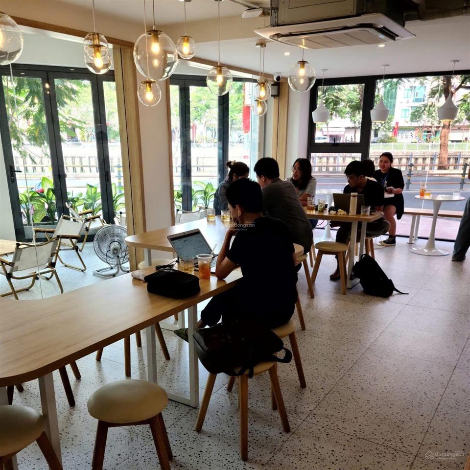Cho thuê nhà mặt tiền đường hoàng sa dt 14m x 14m quận 1