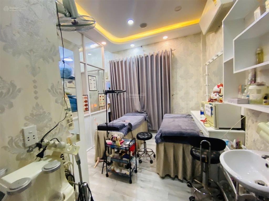 Bán nhà bà hom 56m2 liền kề chợ phú lâm chỉ 6.8 tỷ