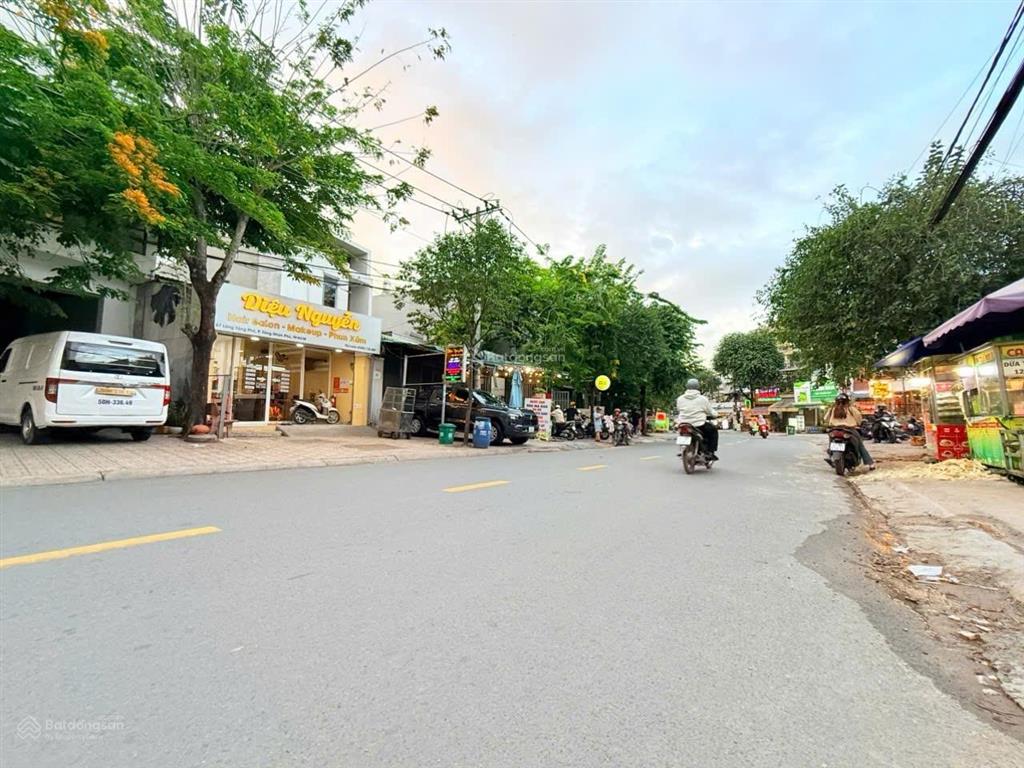 Bán đất mặt tiền 240m2 làng tăng phú tiện xây cao tầng chỉ 21 tỷ nhỉnh