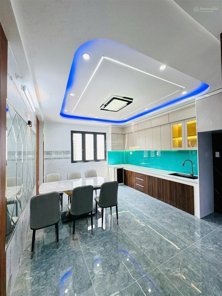 Chỉ 9 tỷ nhỉnh có ngay nhà đẹp 5 tầng full thang máy liền kề lê văn việt