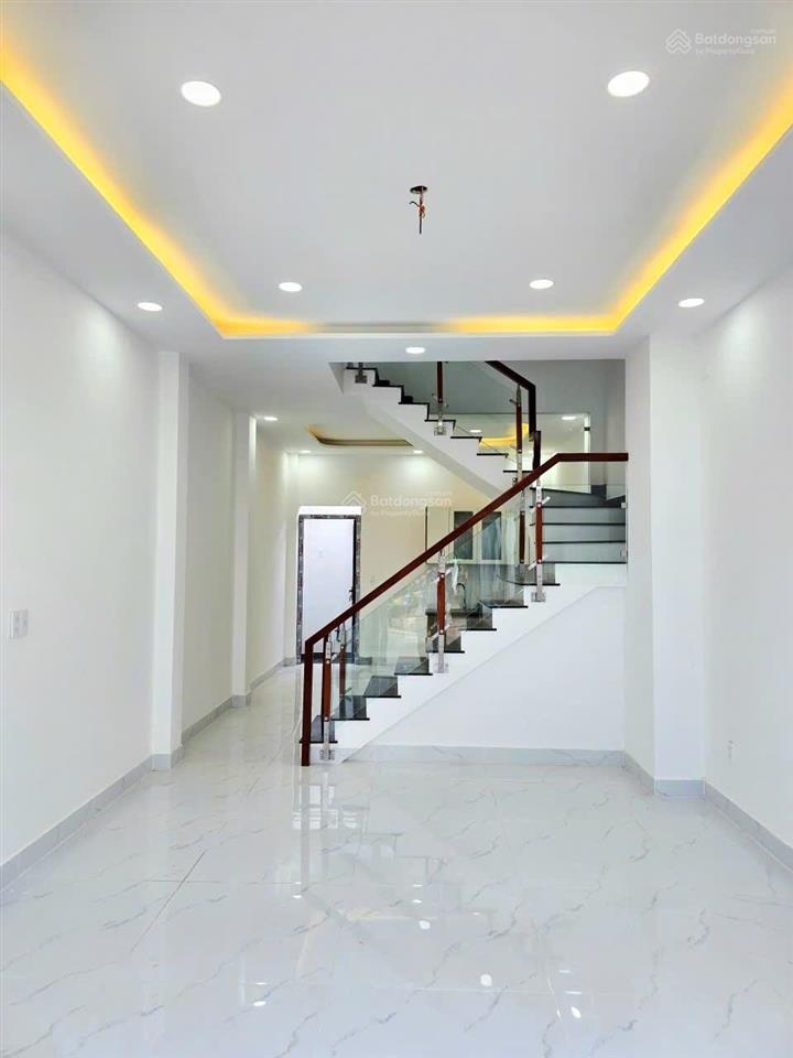 Nhà đẹp ở ngay 52m2 long phước hoàn công đủ 2 tầng chỉ 3 tỷ nhỉnh