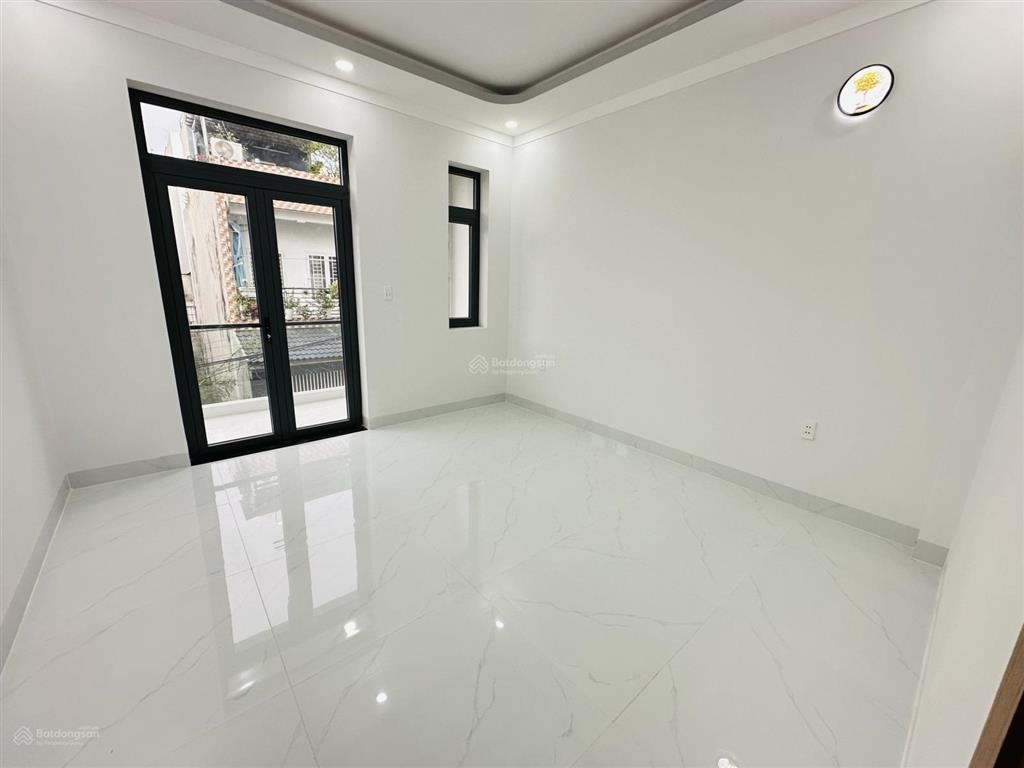 Nhà đẹp ở ngay 60m2 lò lu 3 tầng chỉ 6 tỷ nhỉnh