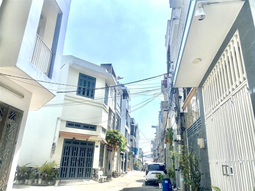 Chỉ 5 tỷ nhỉnh chốt ngay căn nhà 4 tầng lã xuân oai có dòng tiền cao