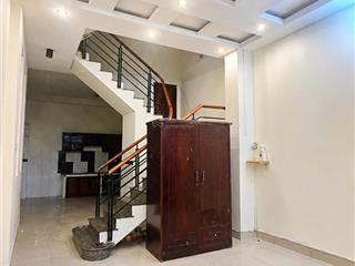 Chỉ 9 tỷ chốt ngay nhà 4 tầng liền kề lê văn việt kinh doanh đông đúc