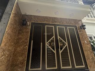 Bán nhà phố văn cao  liễu giai  ô tô đỗ cửa, nhà xây mới,có thang máy. dt 60m, 5t. 19,5tỷ.