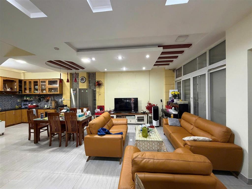 Nhà giá tốt nhất đường cộng hòa  dt 4.4 nở hậu 9  kết cấu sẵn 3 tầng mới  giá tốt 12 tỷ nhỉnh