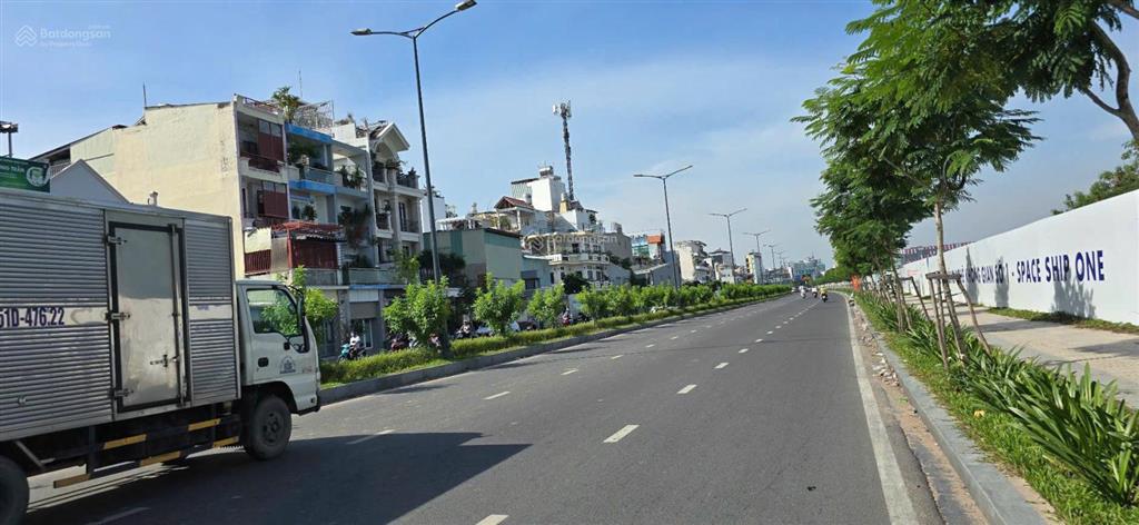 Nhà mặt tiền c12  gần nhà ga t3  khu vực hiếm nhà  dt 4 * 12  giá 9.99 tỷ nhỉnh