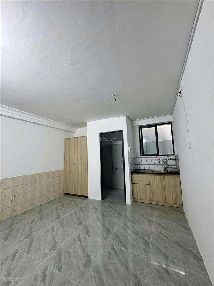 Góc 2 mặt tiền ngay lũy bán bích  âu cơ  nhà cấp 4 tiện xây mới  khu sầm uất