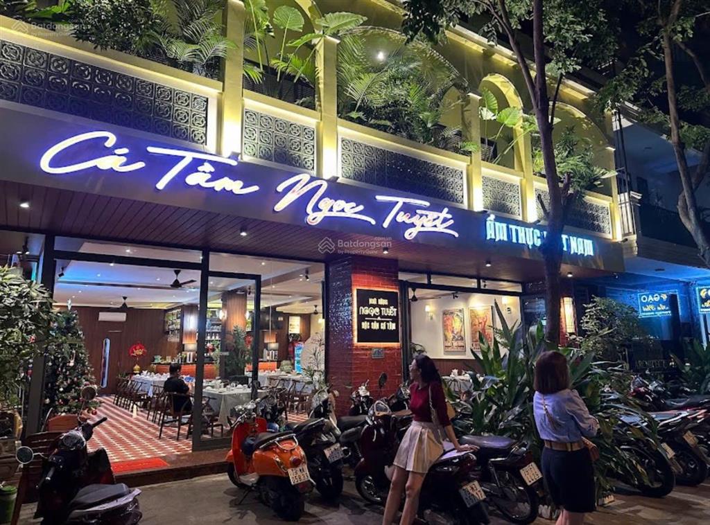 Bán đất tặng nhà hàng cực đẹp mặt tiền đường bùi thiện ngộ vcn phước hải 120tr/m2