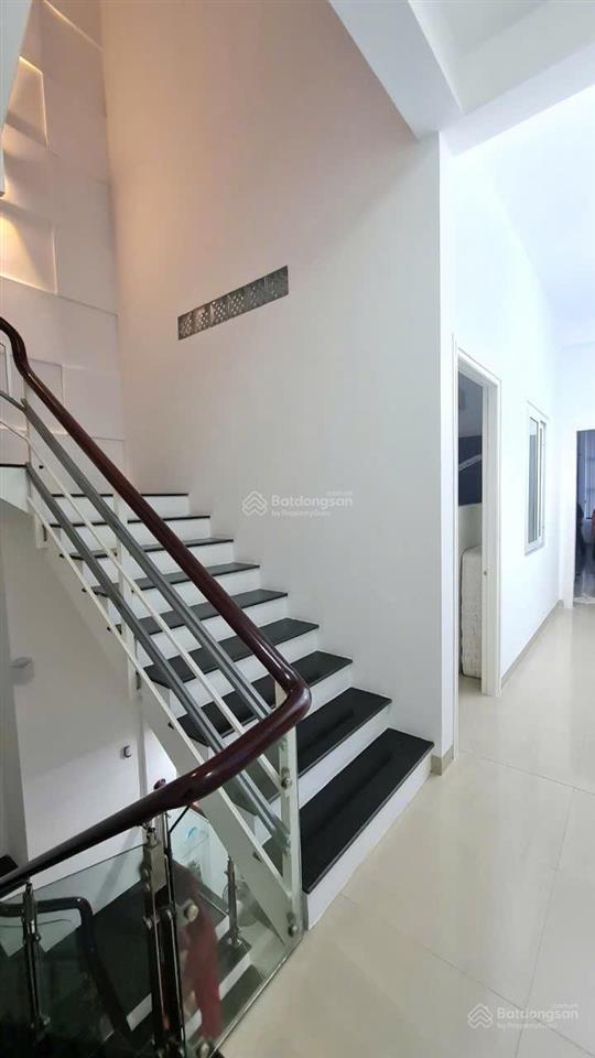 Bán nhanh nhà đẹp 3 tầng mặt tiền đường mê linh 108m2 giá 18 tỷ