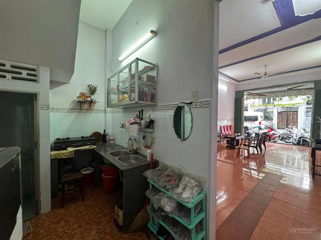 Bán nhà mặt tiền đường trịnh phong 50,5m2 ngang 4,35m thuận tiện kinh doanh giá chỉ 10,5 tỷ