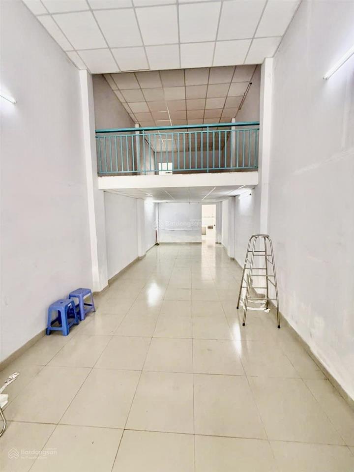 Quá rẻbán gấp nhà mặt tiền ngay chợ bình long84m2đường 8mgiá chỉ 7,8tỷ còn thương lượng.