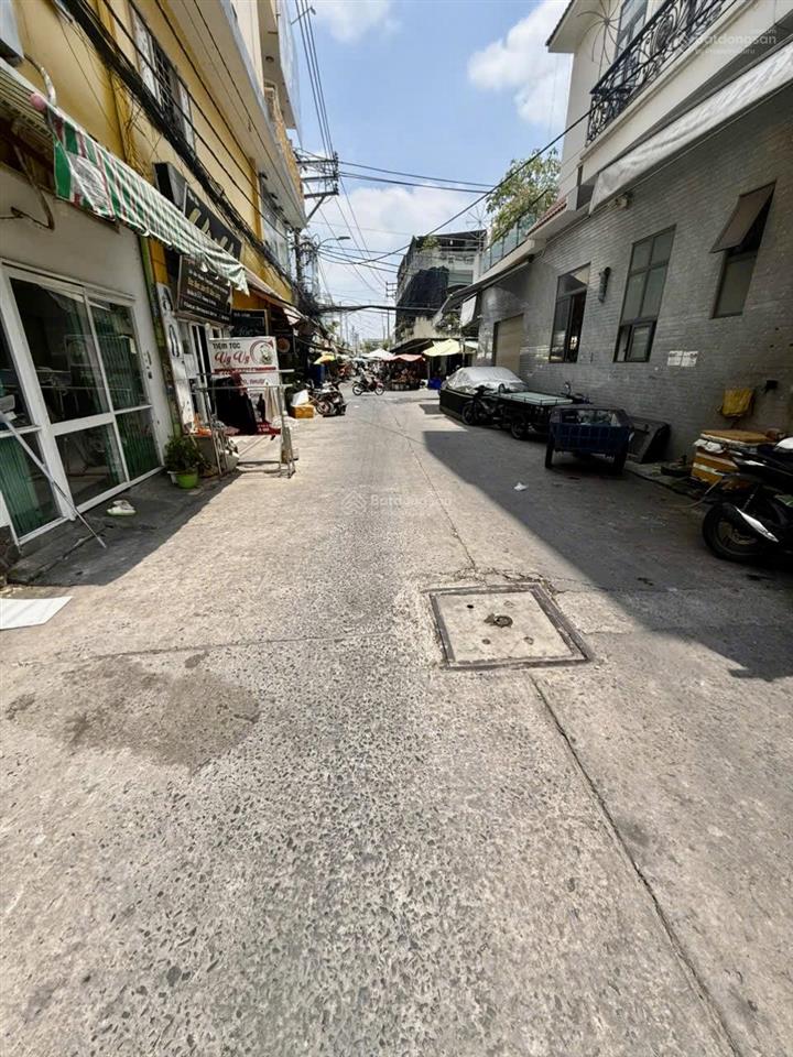 Quá rẻbán gấp nhà mặt tiền ngay chợ bình long84m2đường 8mgiá chỉ 7,8tỷ còn thương lượng.