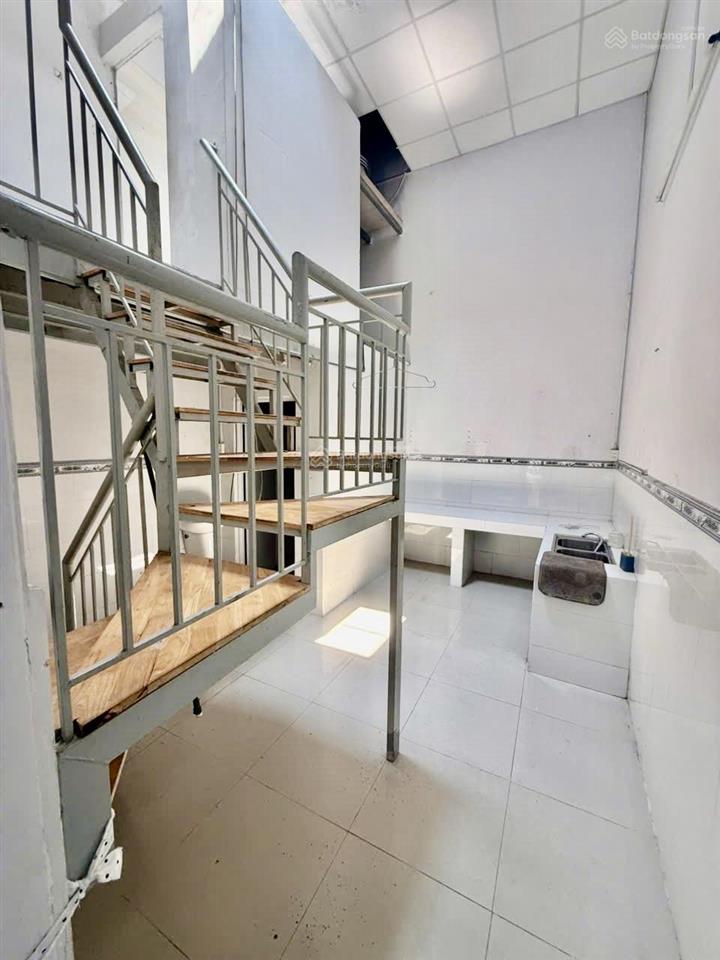Quá rẻbán gấp nhà mặt tiền ngay chợ bình long84m2đường 8mgiá chỉ 7,8tỷ còn thương lượng.