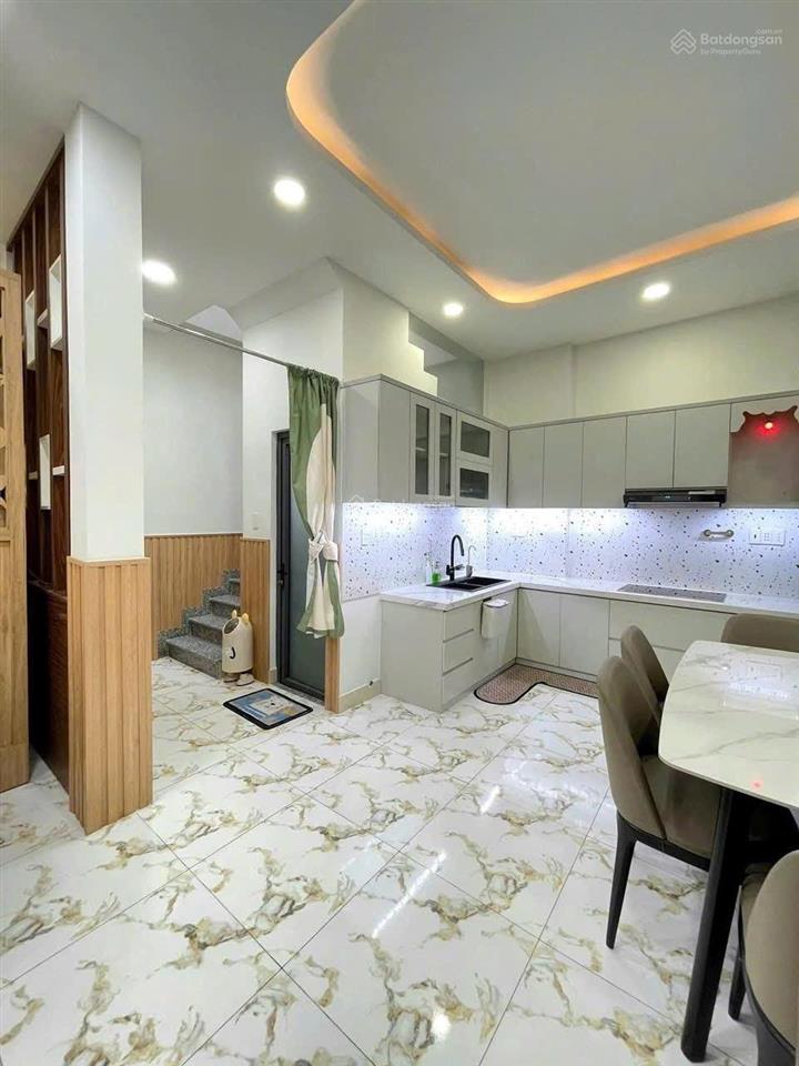 Nhà mới đẹplê thúc hoạch tân phú8,1x6,5mkhông lộ giới2 tầng 2pn full nội thất cao cấp 5,6ty.