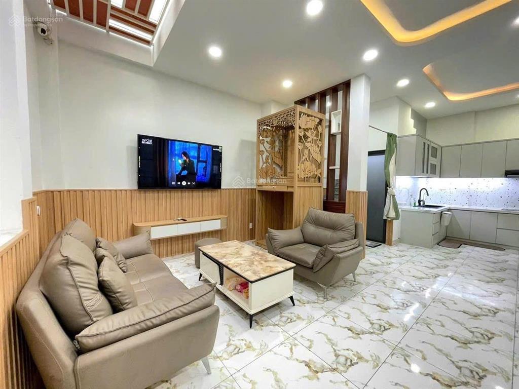 Nhà mới đẹplê thúc hoạch tân phú8,1x6,5mkhông lộ giới2 tầng 2pn full nội thất cao cấp 5,6ty.