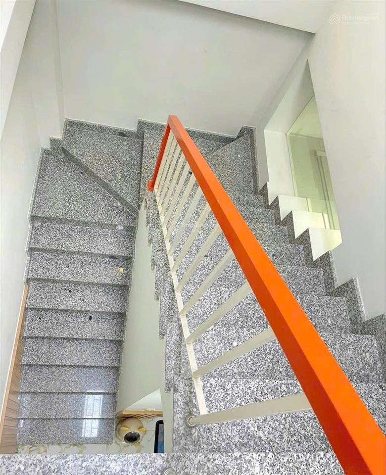 Nhà mới đẹplê thúc hoạch tân phú8,1x6,5mkhông lộ giới2 tầng 2pn full nội thất cao cấp 5,6ty.