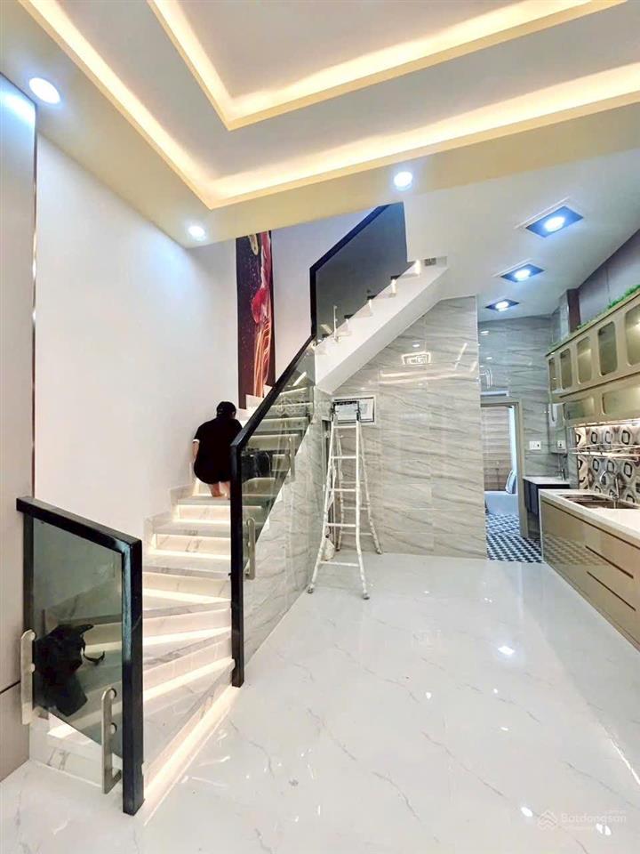 Nhà mới đẹp chiến lượccách hẻm xe tải 10m4x12m2tầng 3pnsổ hồng riêng giá 4,95tỷ thương lượng.