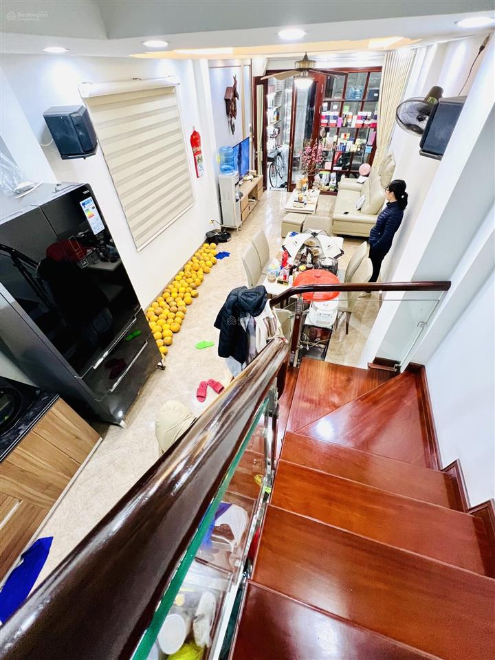 La thành  ô chợ dừa. 42m2. 5 tầng. mặt tiền 3.4m. 12 tỷ. giá tốt.