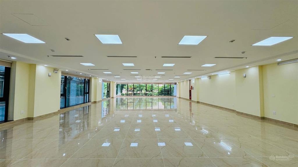 Mặt phố hoàng ngân. 360m2. 10 tầng. mặt tiền 12m. 340 tỷ